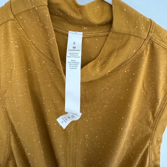 Lululemon top - Picture 4 of 4